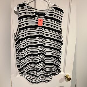 Apt. 9 Black and White Ruched Blouse